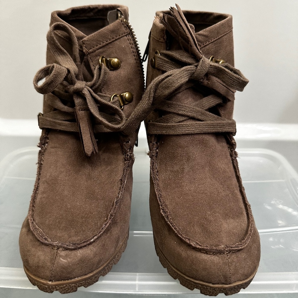 Lace-Up, Wedged Ankle Bootie - Brown Suede